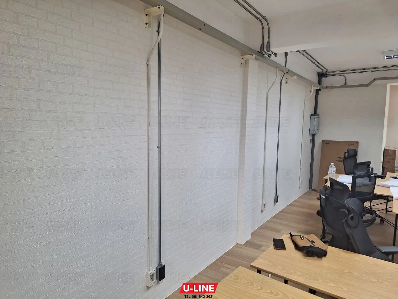 เดินท่อและปลั๊กในสำนักงาน