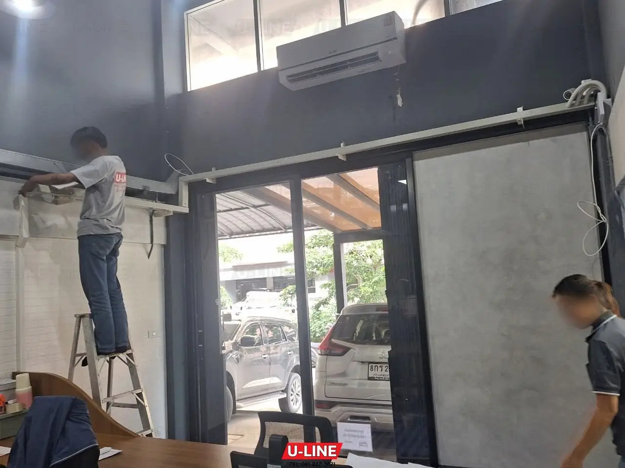 เดินท่อและปลั๊กในสำนักงาน