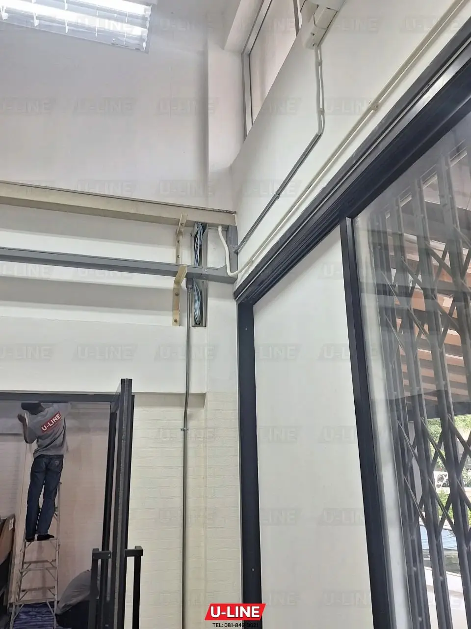 เดินท่อและปลั๊กในสำนักงาน